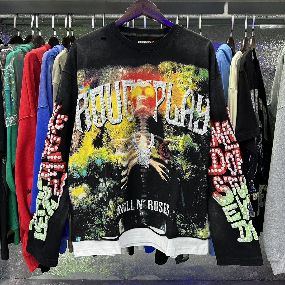 Rough Play Skull & Roses Long-Sleeve T-Shirt