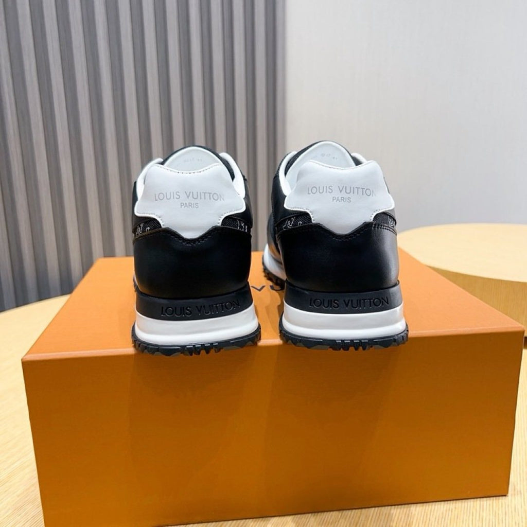 Louis Vuitton Monogram Low-Top Sneakers - Padded Collar And Textured Outsole